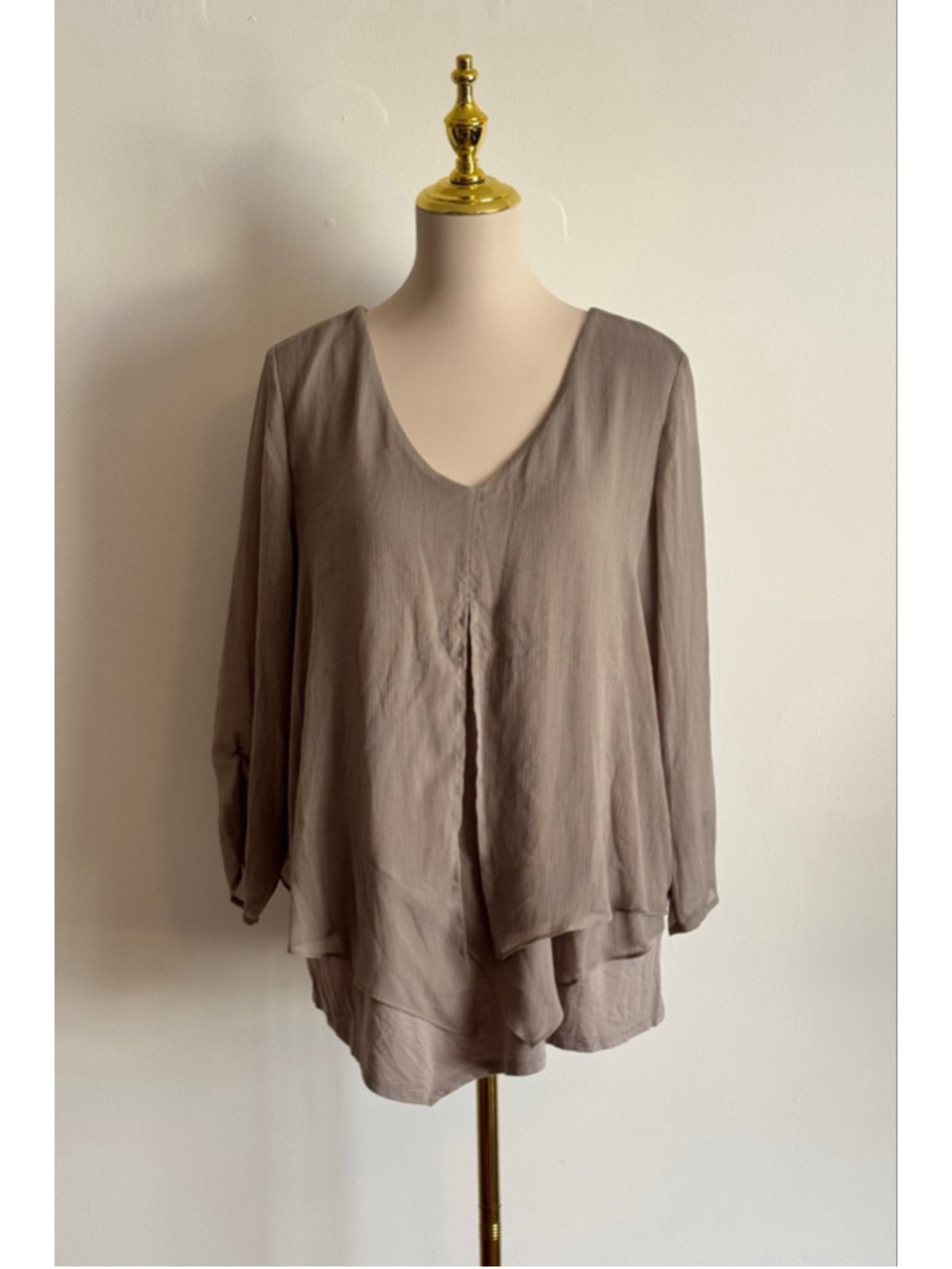 Women's APT. 9 Blouse XL Taupe Layered V-Neck